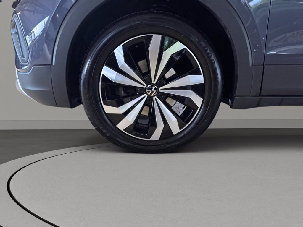 https://cdn-sm.caraffinity.it/images/vehicles/4748253/6/large