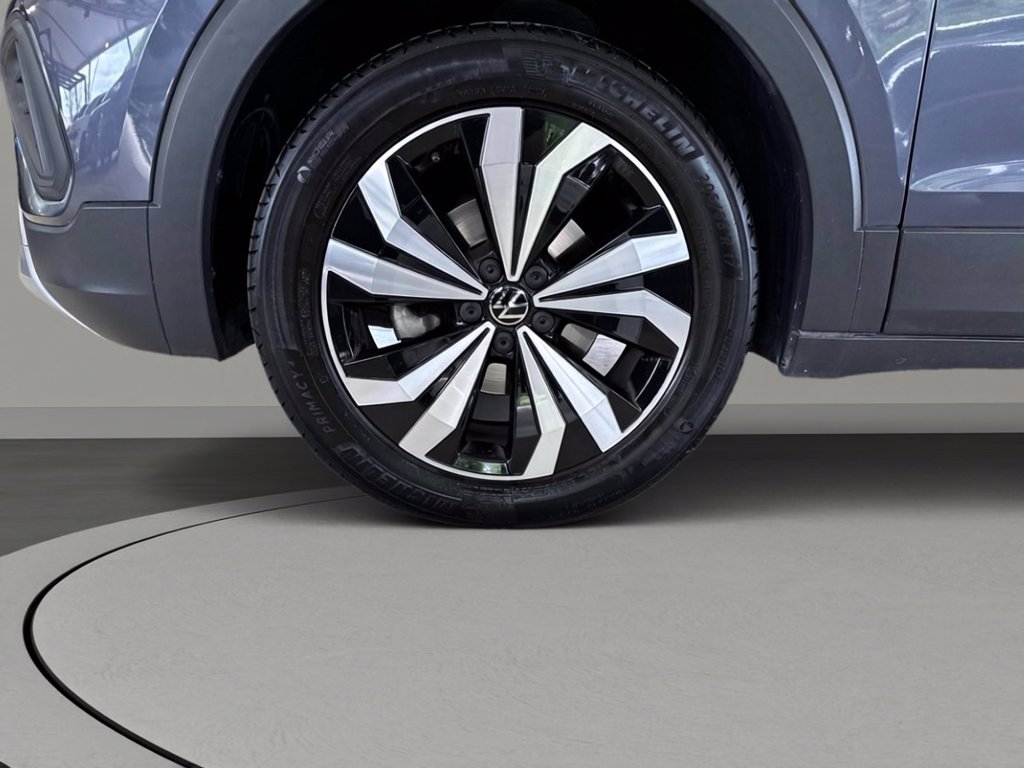 https://cdn-sm.caraffinity.it/images/vehicles/4748256/6/large