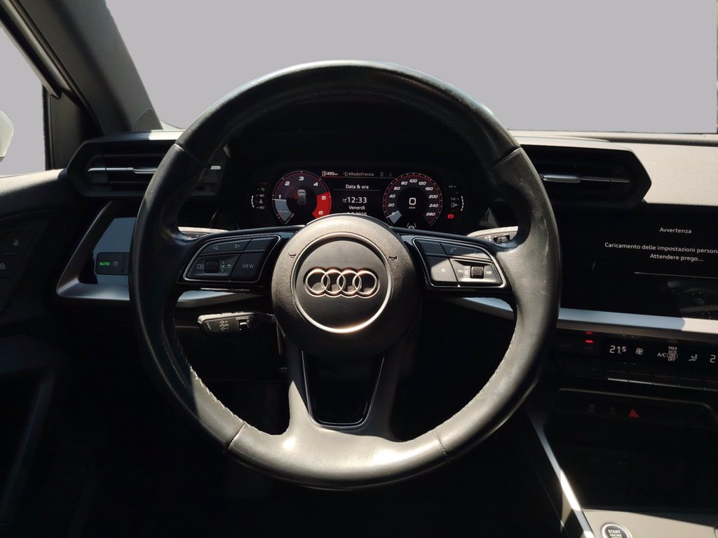 https://cdn-sm.caraffinity.it/images/vehicles/4748606/8/large