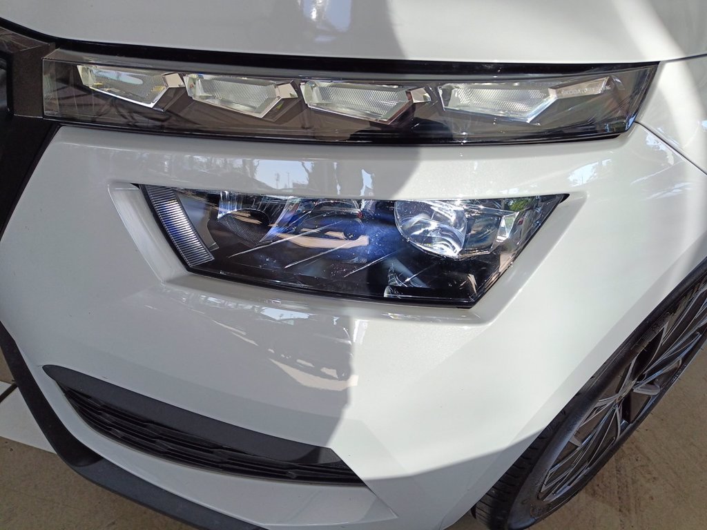 https://cdn-sm.caraffinity.it/images/vehicles/4748970/5/large