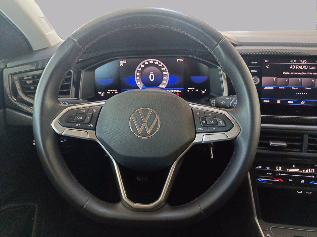https://cdn-sm.caraffinity.it/images/vehicles/4748972/8/large