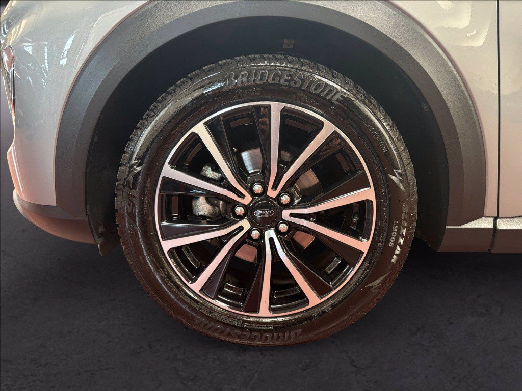 https://cdn-sm.caraffinity.it/images/vehicles/4749308/8/large