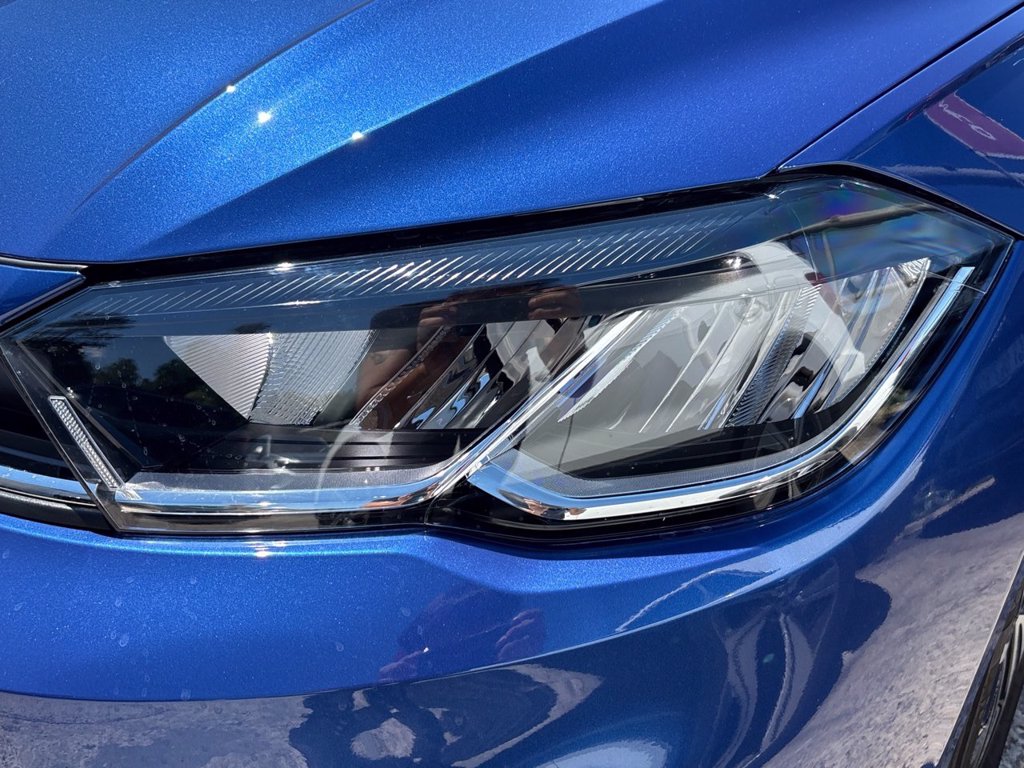 https://cdn-sm.caraffinity.it/images/vehicles/4749434/5/large