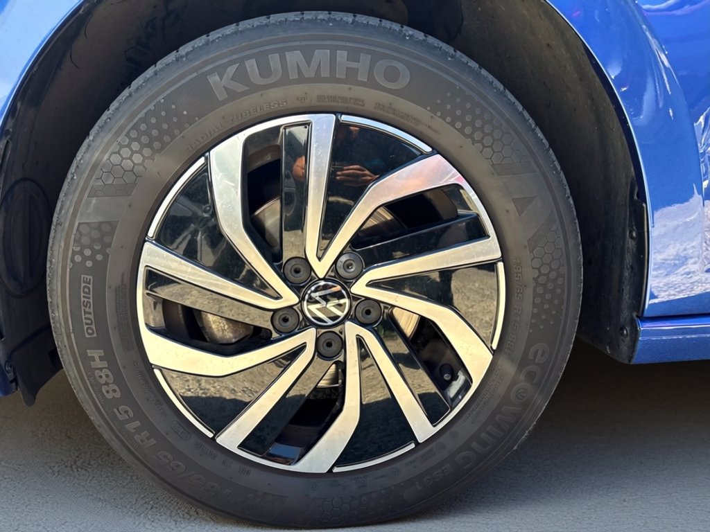https://cdn-sm.caraffinity.it/images/vehicles/4749434/6/large