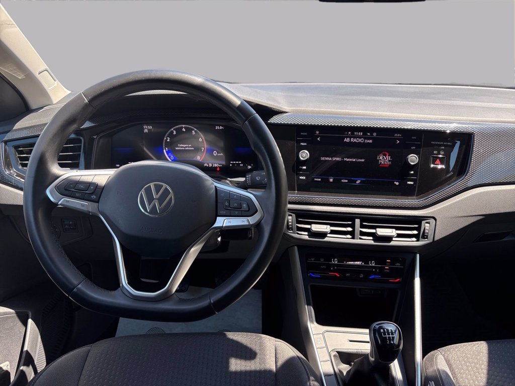 https://cdn-sm.caraffinity.it/images/vehicles/4749434/7/large