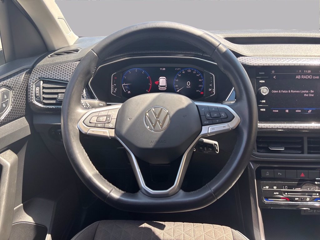 https://cdn-sm.caraffinity.it/images/vehicles/4749465/8/large