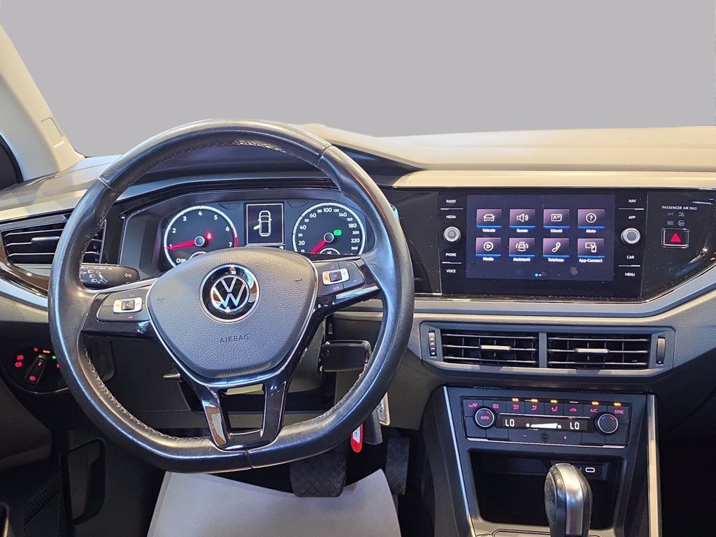 https://cdn-sm.caraffinity.it/images/vehicles/4749469/7/large
