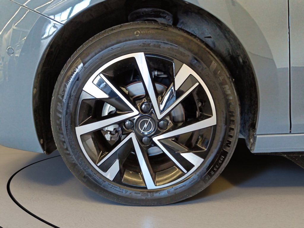https://cdn-sm.caraffinity.it/images/vehicles/4749474/6/large