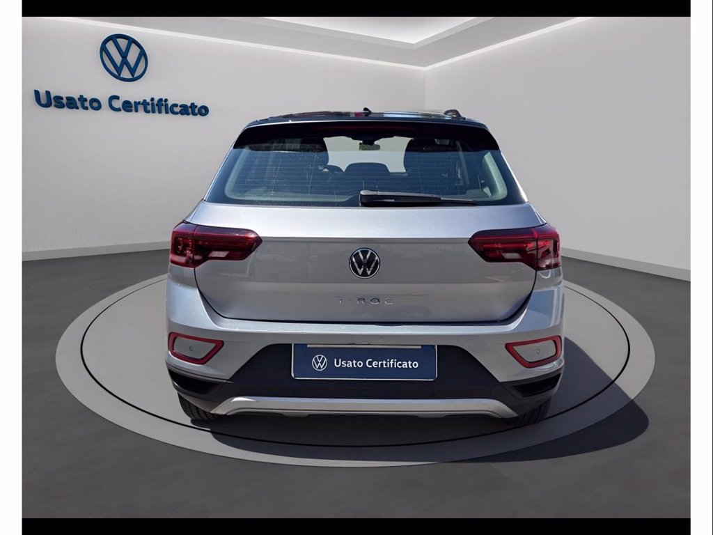 https://cdn-sm.caraffinity.it/images/vehicles/4749478/4/large