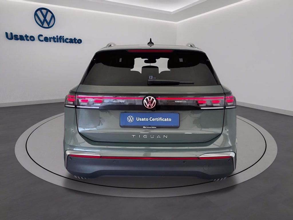https://cdn-sm.caraffinity.it/images/vehicles/4749487/4/large