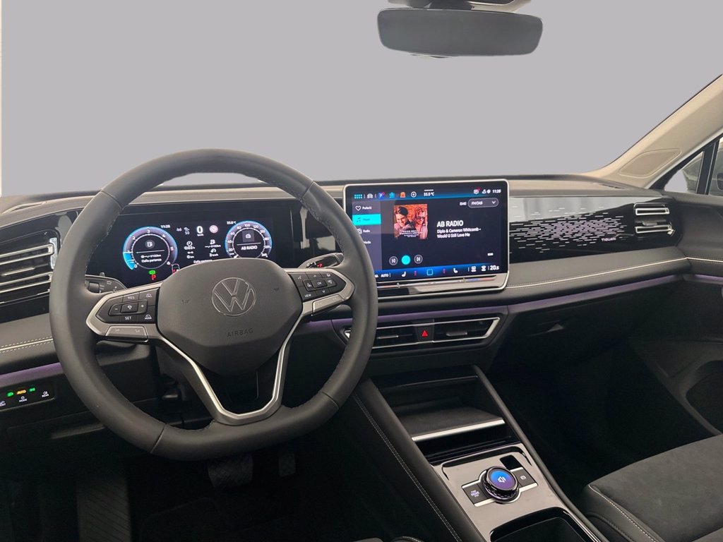 https://cdn-sm.caraffinity.it/images/vehicles/4749487/7/large