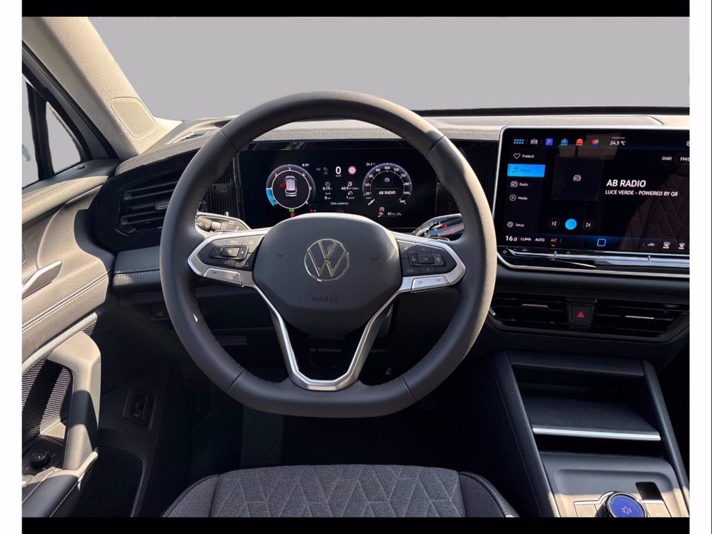 https://cdn-sm.caraffinity.it/images/vehicles/4749489/8/large
