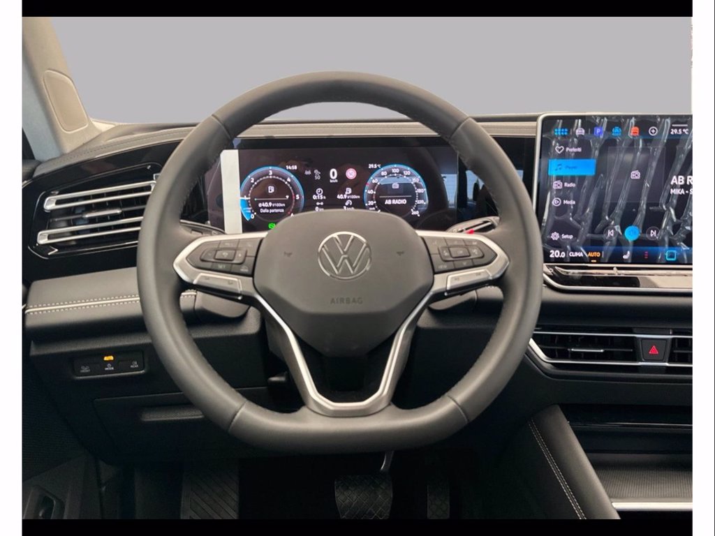 https://cdn-sm.caraffinity.it/images/vehicles/4749490/8/large