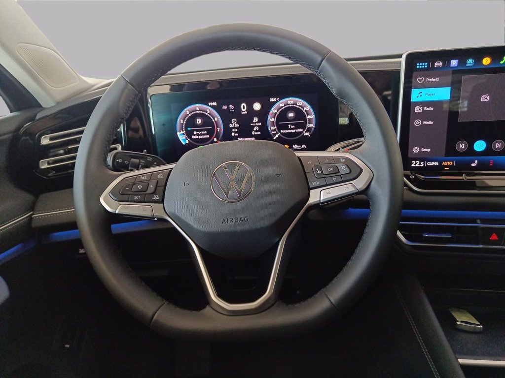 https://cdn-sm.caraffinity.it/images/vehicles/4749493/8/large