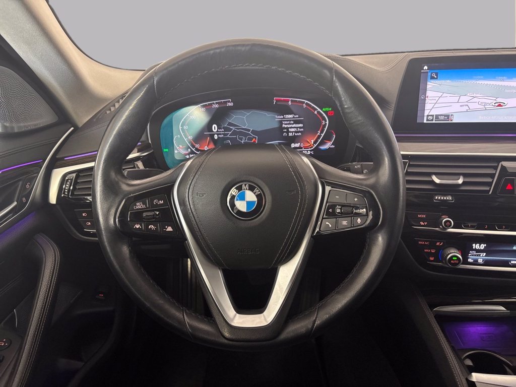 https://cdn-sm.caraffinity.it/images/vehicles/4749949/8/large