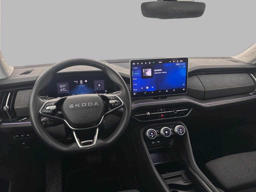 https://cdn-sm.caraffinity.it/images/vehicles/4750704/7/large