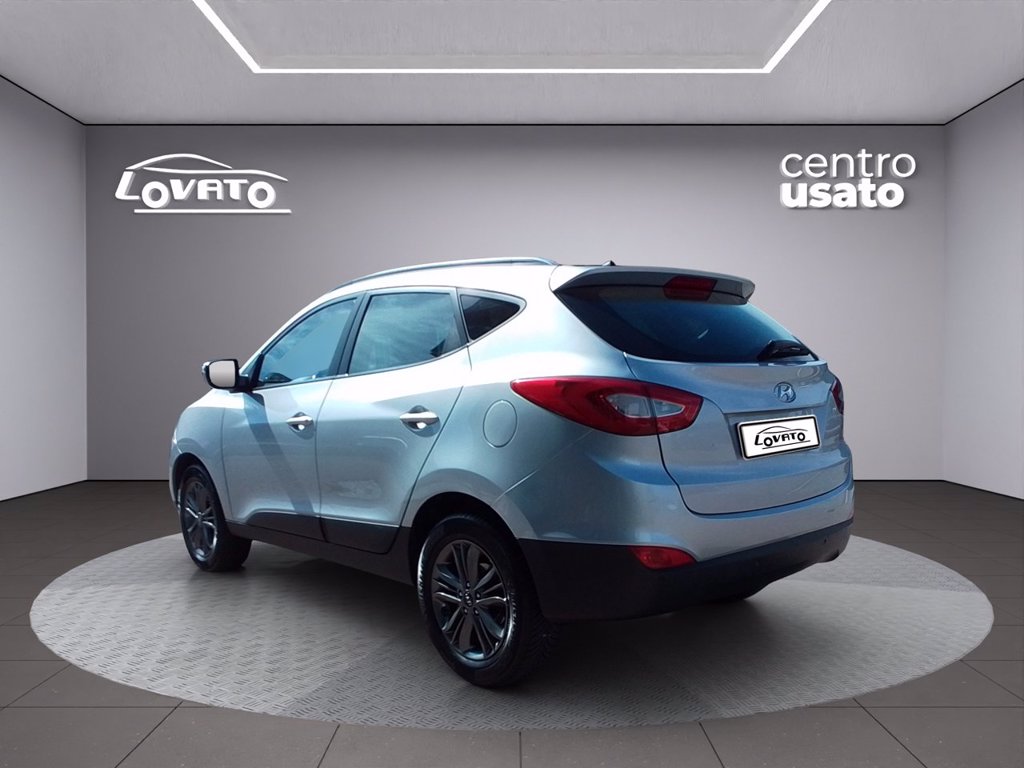 https://cdn-sm.caraffinity.it/images/vehicles/4750749/2/large