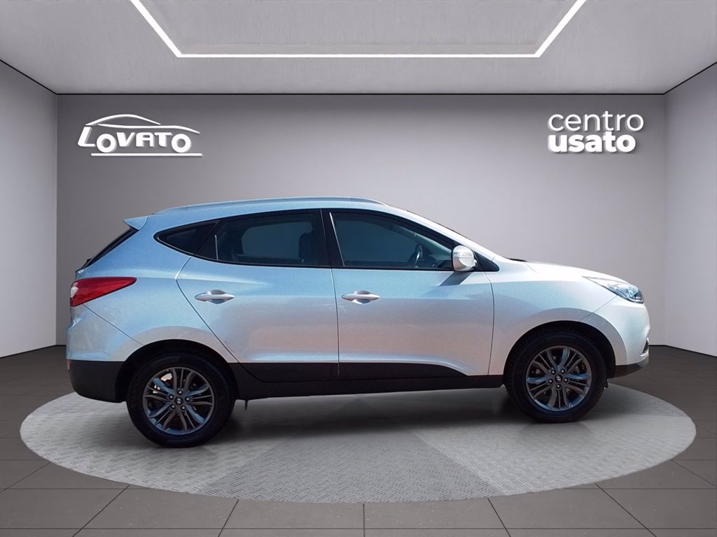 https://cdn-sm.caraffinity.it/images/vehicles/4750749/5/large