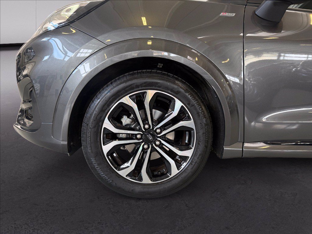 https://cdn-sm.caraffinity.it/images/vehicles/4750936/8/large