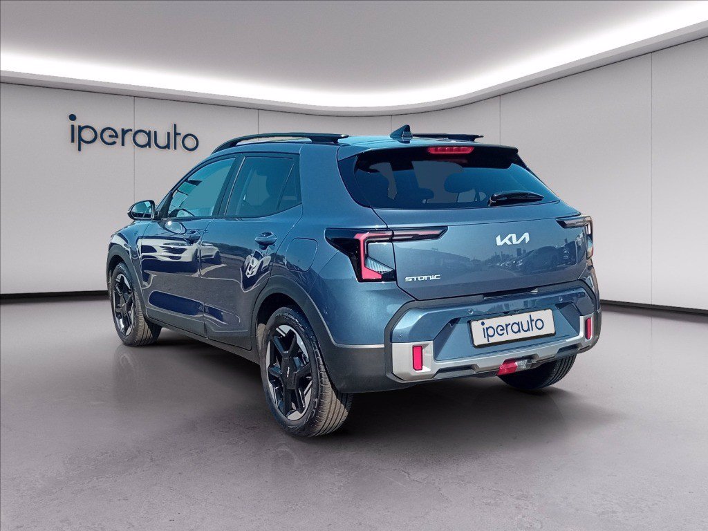https://cdn-sm.caraffinity.it/images/vehicles/4750945/2/large
