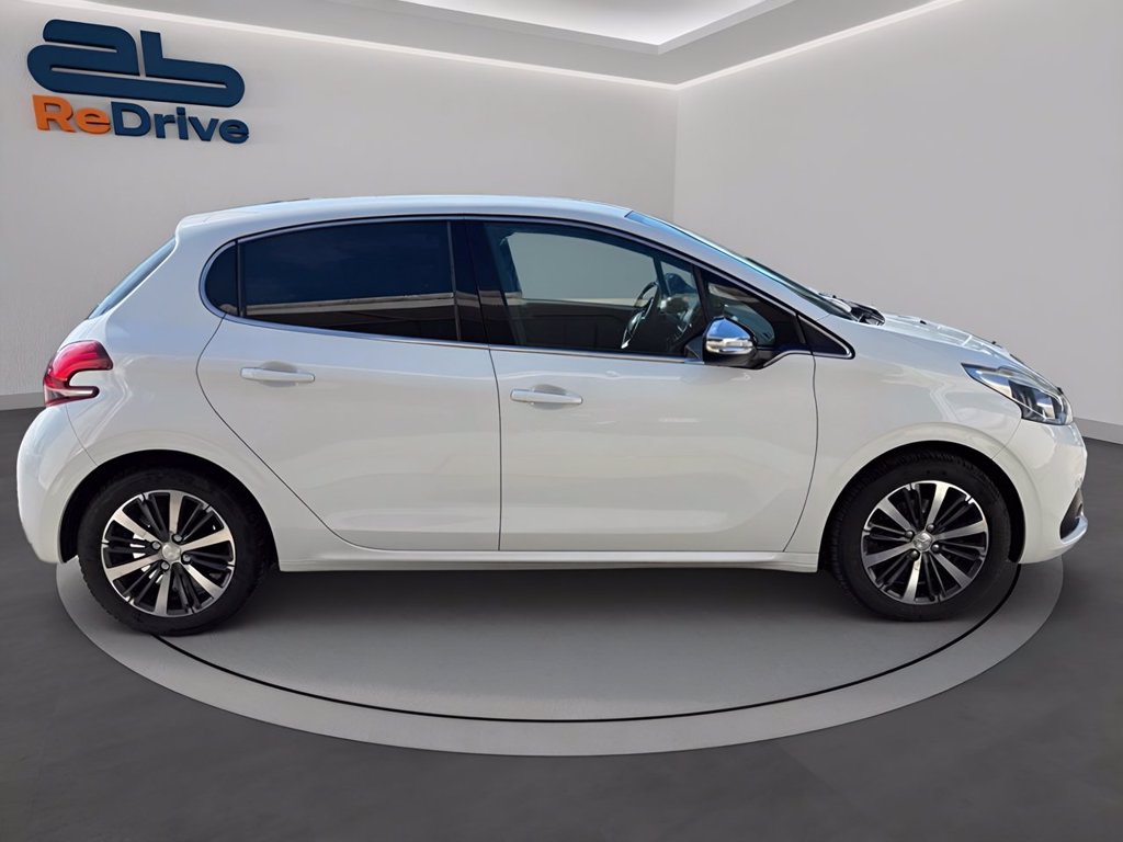 https://cdn-sm.caraffinity.it/images/vehicles/4751363/1/large