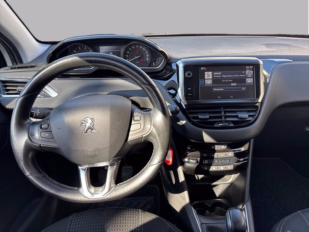 https://cdn-sm.caraffinity.it/images/vehicles/4751363/6/large