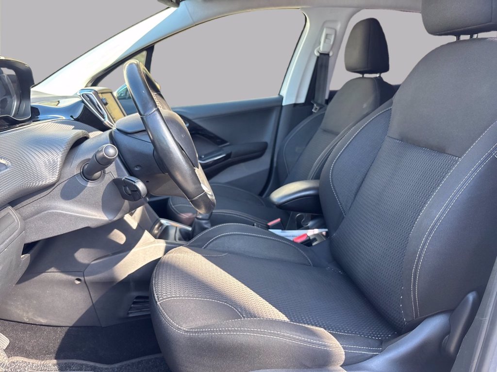 https://cdn-sm.caraffinity.it/images/vehicles/4751363/8/large