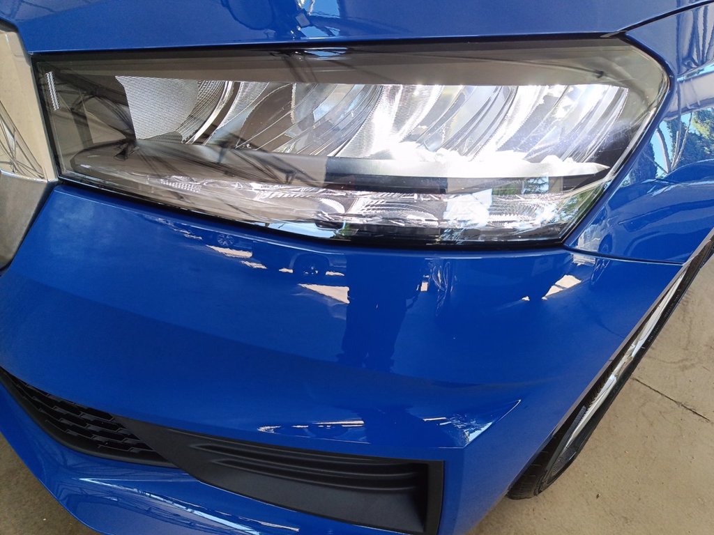 https://cdn-sm.caraffinity.it/images/vehicles/4751366/5/large
