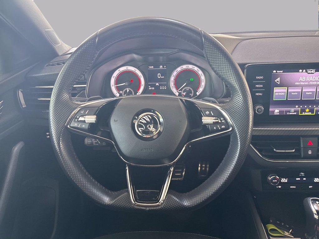 https://cdn-sm.caraffinity.it/images/vehicles/4751370/8/large