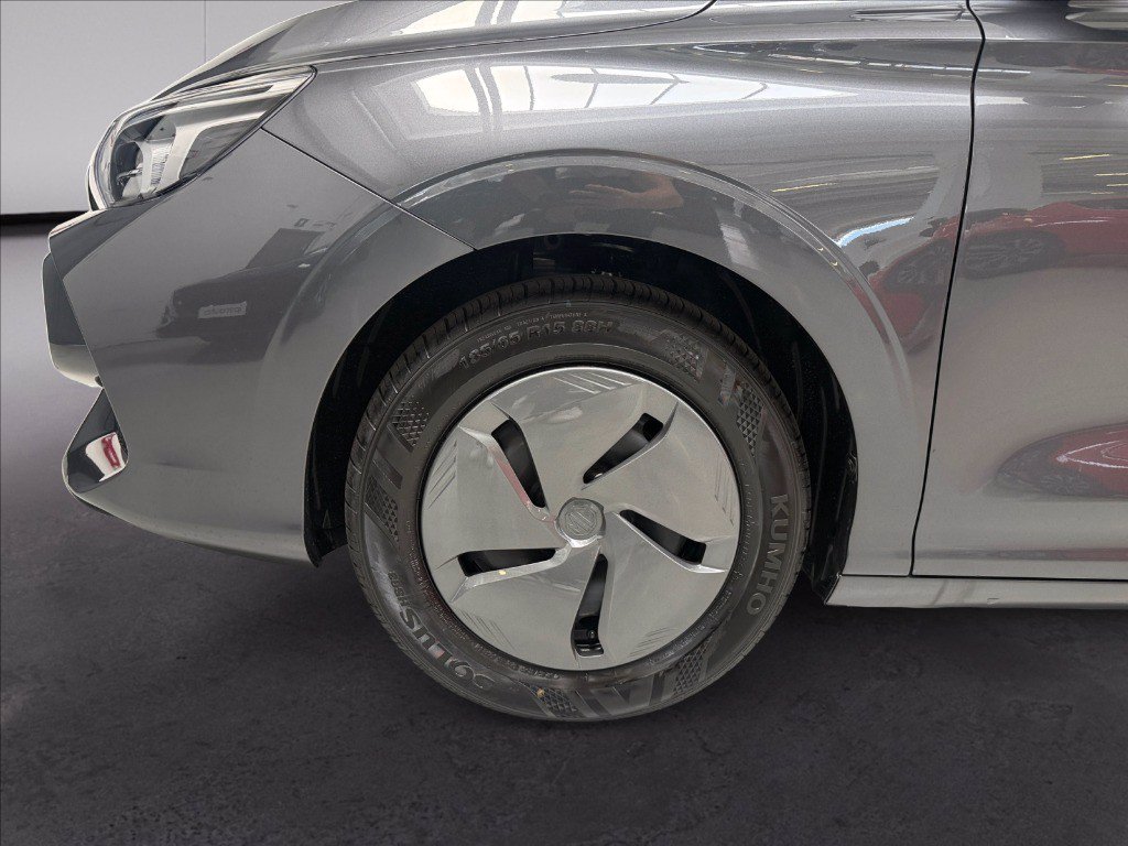 https://cdn-sm.caraffinity.it/images/vehicles/4751705/8/large