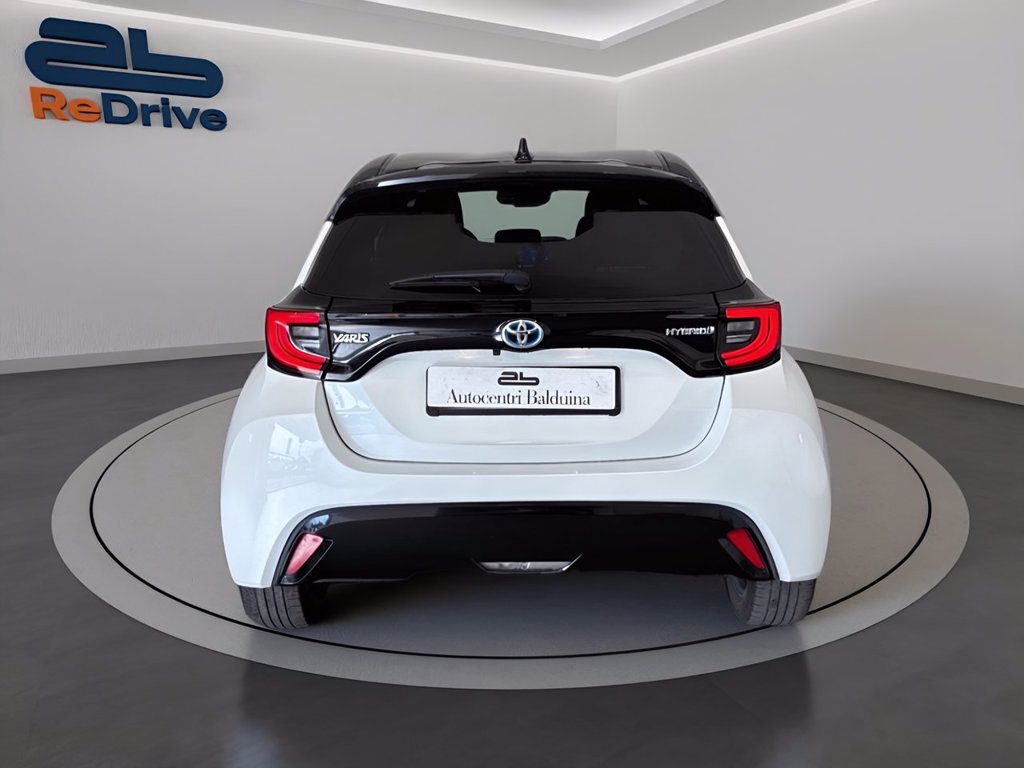 https://cdn-sm.caraffinity.it/images/vehicles/4751904/4/large