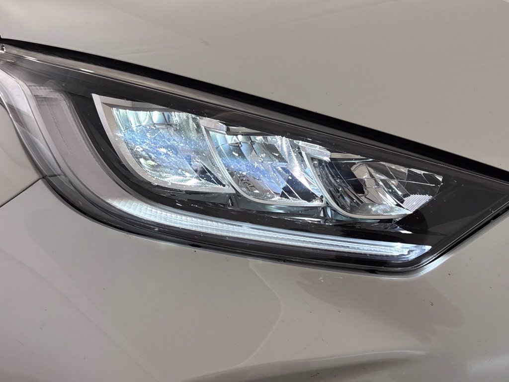 https://cdn-sm.caraffinity.it/images/vehicles/4751904/5/large
