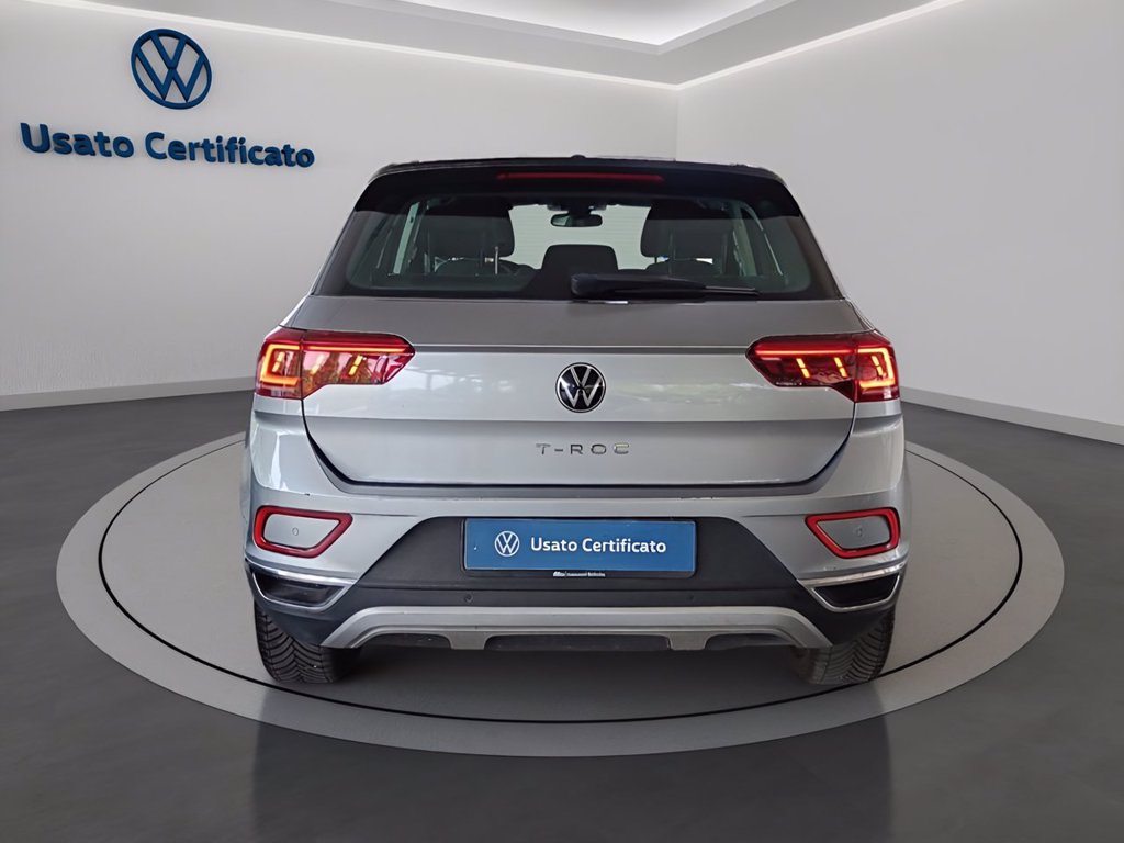 https://cdn-sm.caraffinity.it/images/vehicles/4751905/4/large