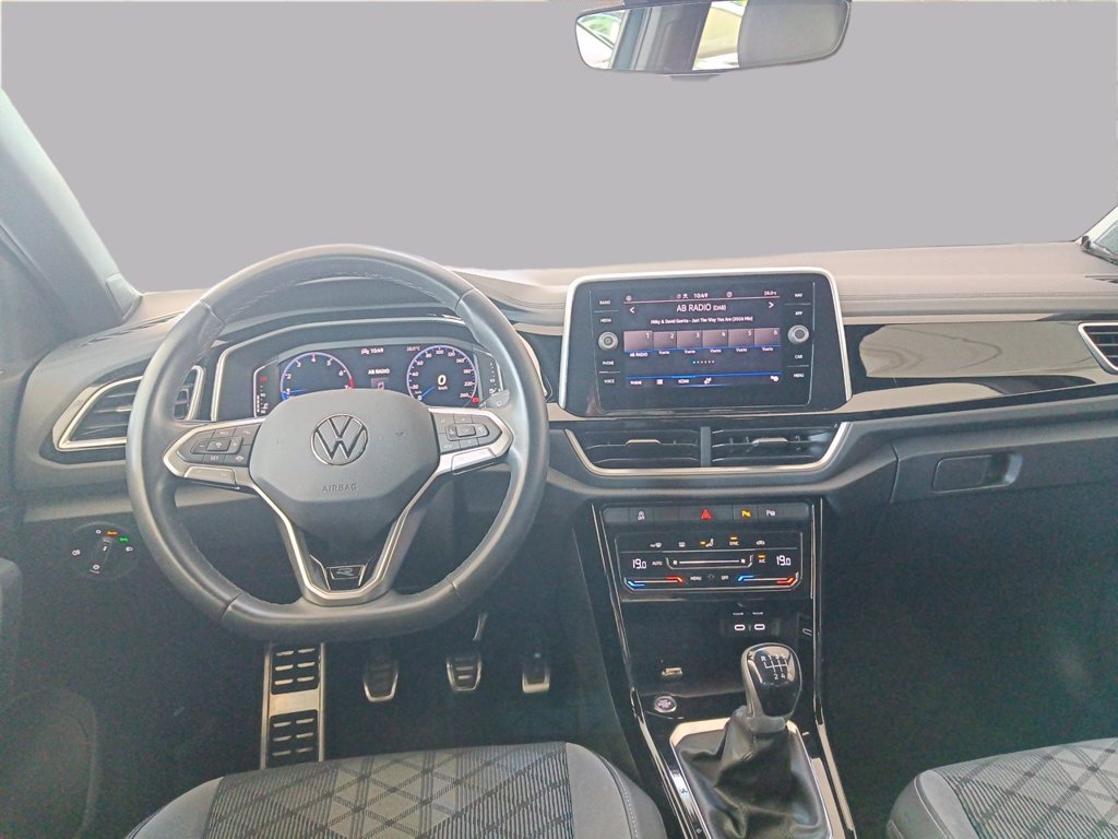 https://cdn-sm.caraffinity.it/images/vehicles/4752593/7/large