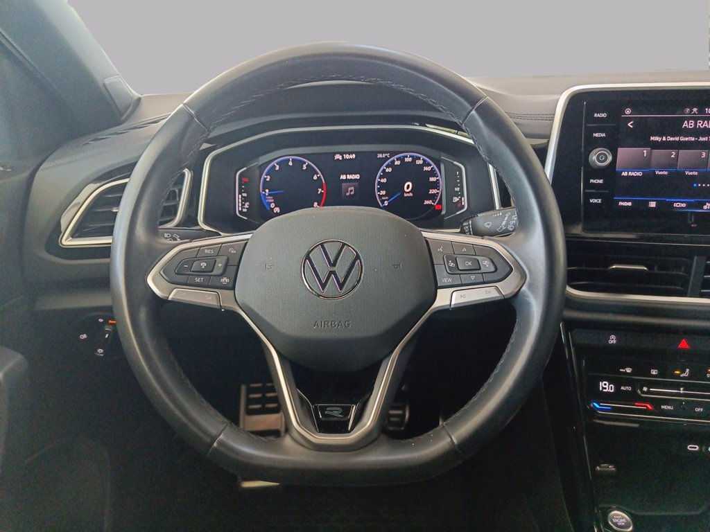 https://cdn-sm.caraffinity.it/images/vehicles/4752593/8/large