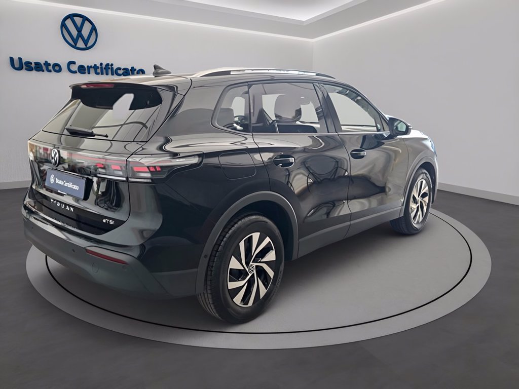 https://cdn-sm.caraffinity.it/images/vehicles/4752597/3/large