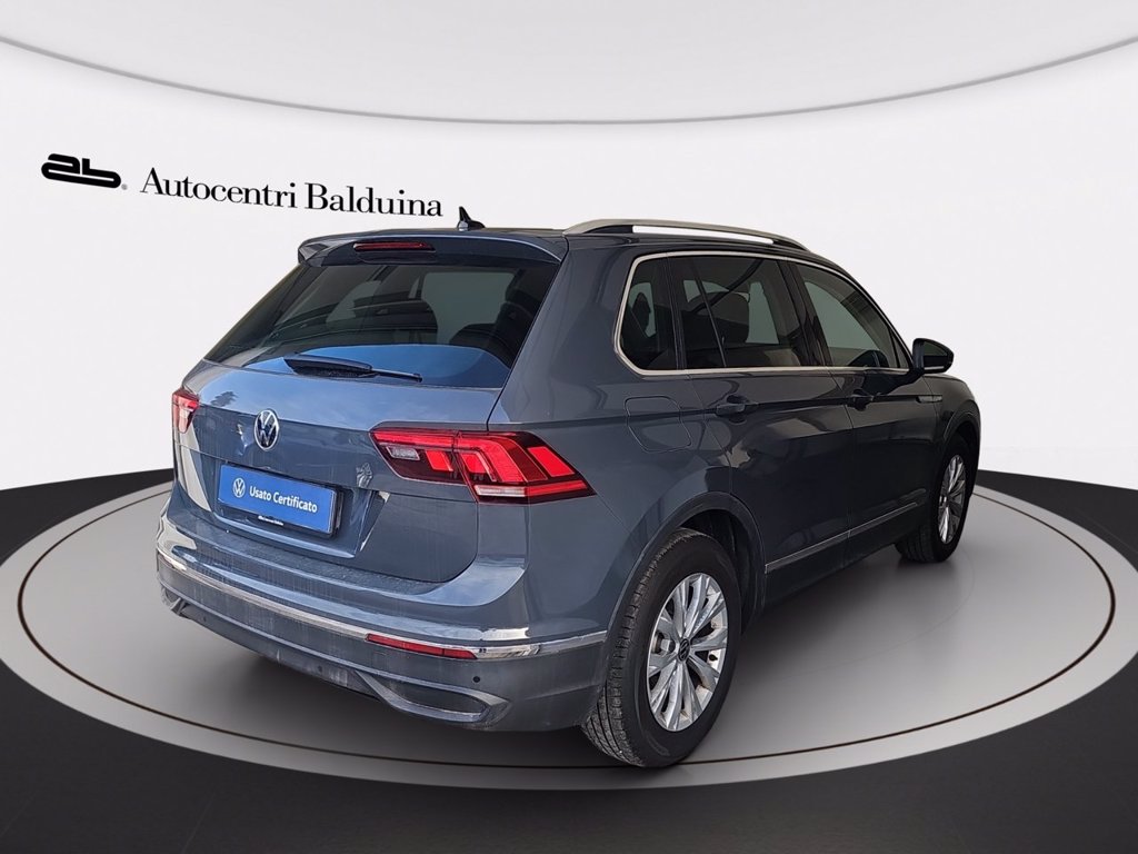 https://cdn-sm.caraffinity.it/images/vehicles/4752598/3/large