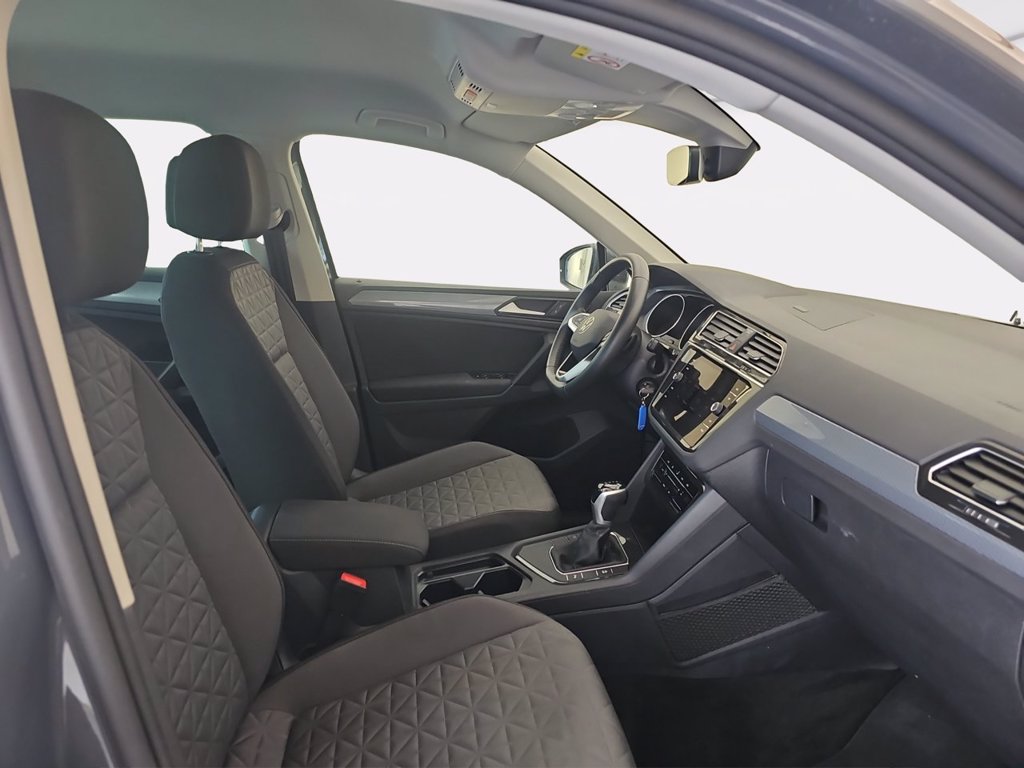 https://cdn-sm.caraffinity.it/images/vehicles/4752598/7/large