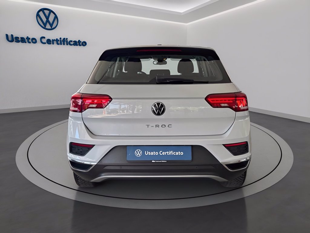 https://cdn-sm.caraffinity.it/images/vehicles/4753500/4/large