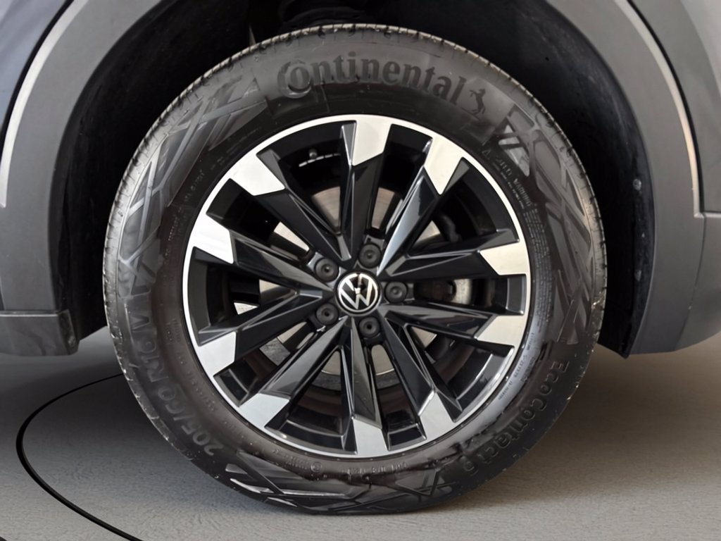 https://cdn-sm.caraffinity.it/images/vehicles/4754340/6/large