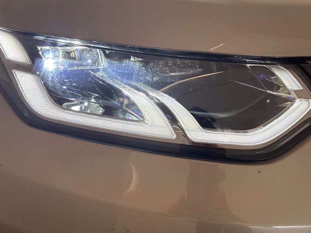 https://cdn-sm.caraffinity.it/images/vehicles/4754343/5/large