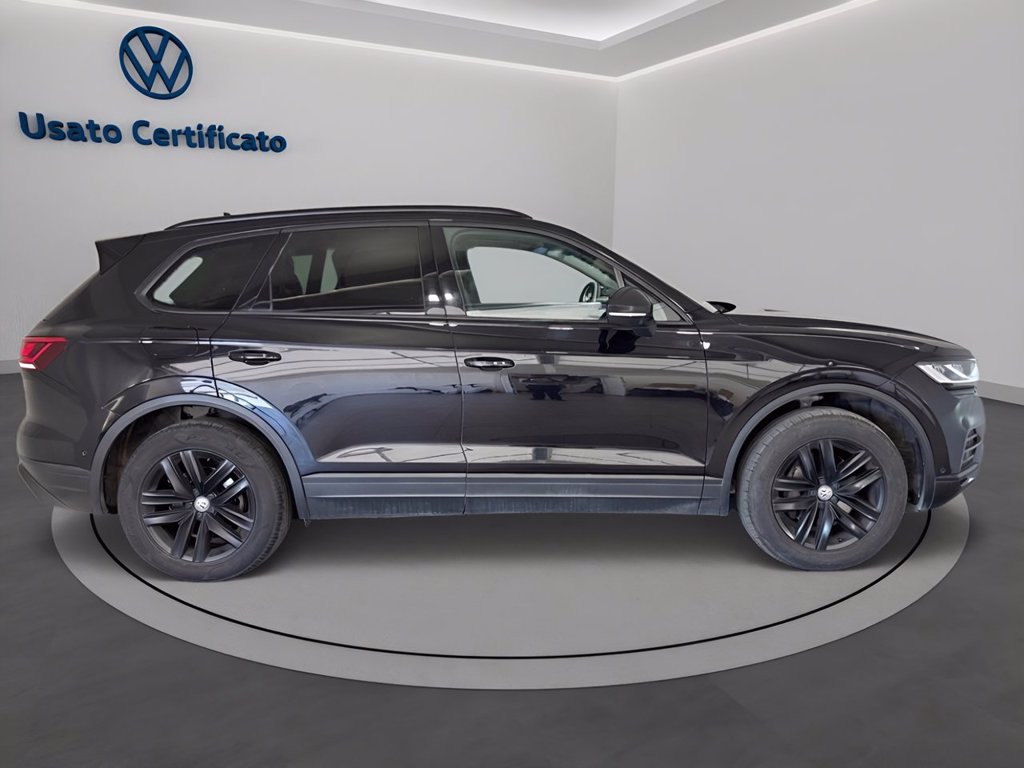 https://cdn-sm.caraffinity.it/images/vehicles/4754345/2/large