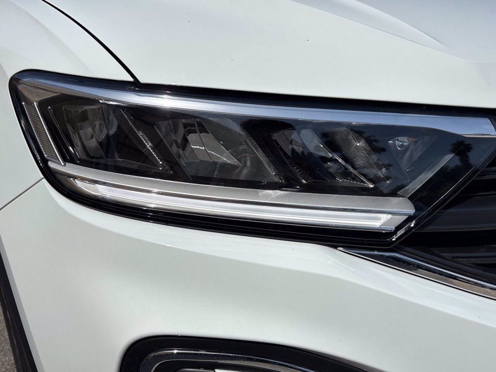 https://cdn-sm.caraffinity.it/images/vehicles/4755002/5/large
