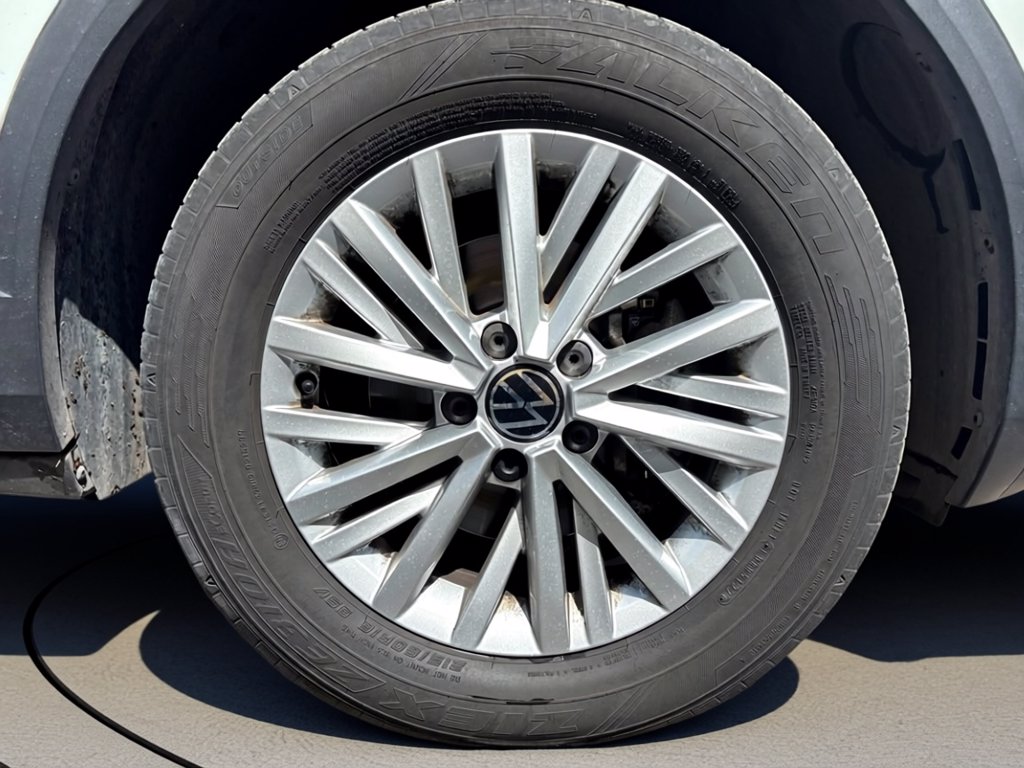 https://cdn-sm.caraffinity.it/images/vehicles/4755002/6/large