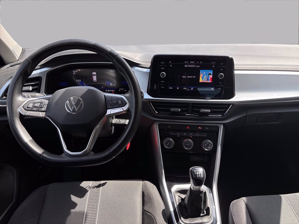 https://cdn-sm.caraffinity.it/images/vehicles/4755002/7/large
