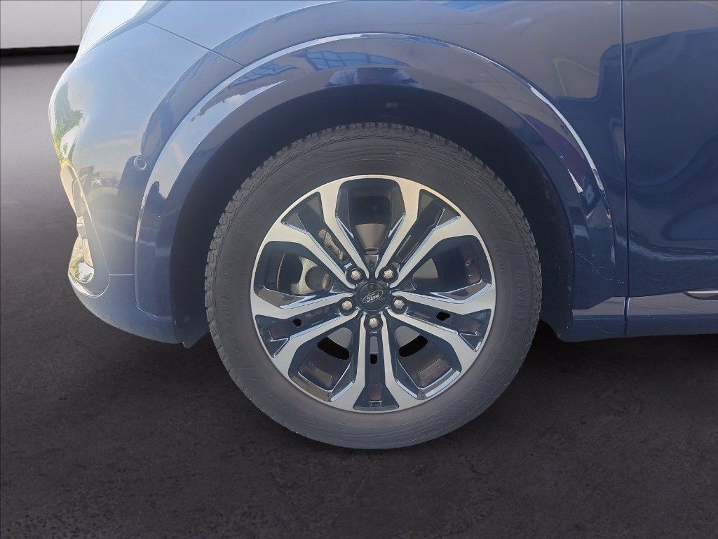https://cdn-sm.caraffinity.it/images/vehicles/4755223/8/large
