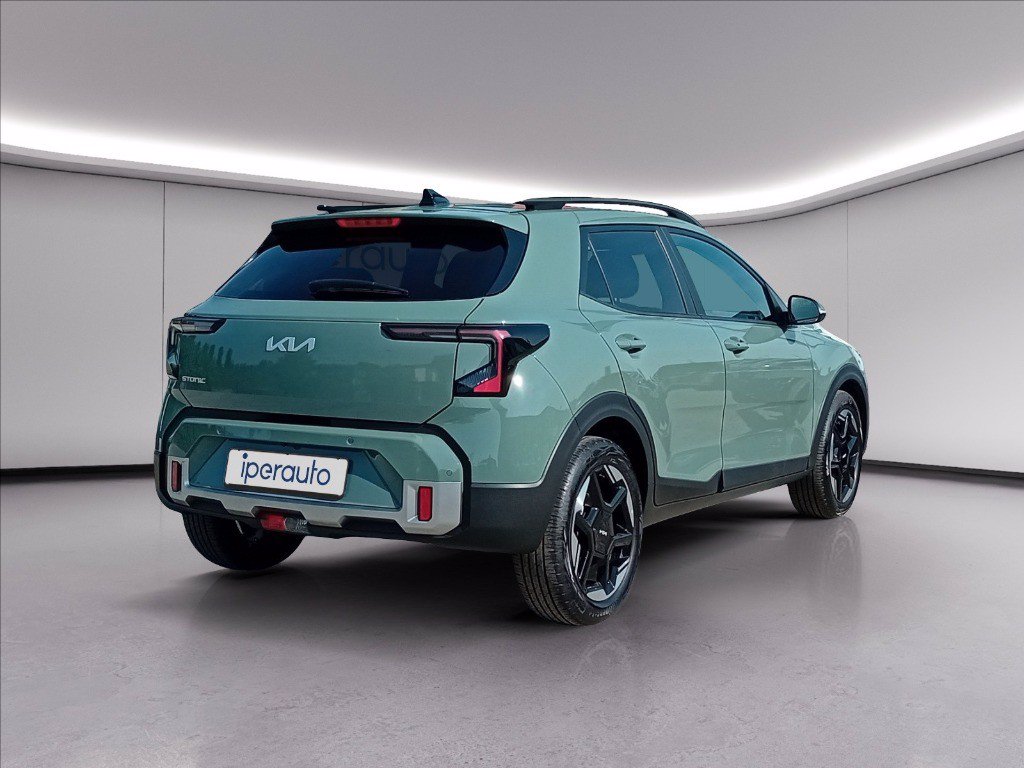 https://cdn-sm.caraffinity.it/images/vehicles/4755917/4/large