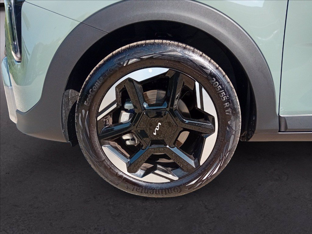 https://cdn-sm.caraffinity.it/images/vehicles/4755917/8/large
