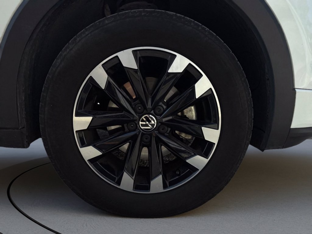 https://cdn-sm.caraffinity.it/images/vehicles/4756312/5/large