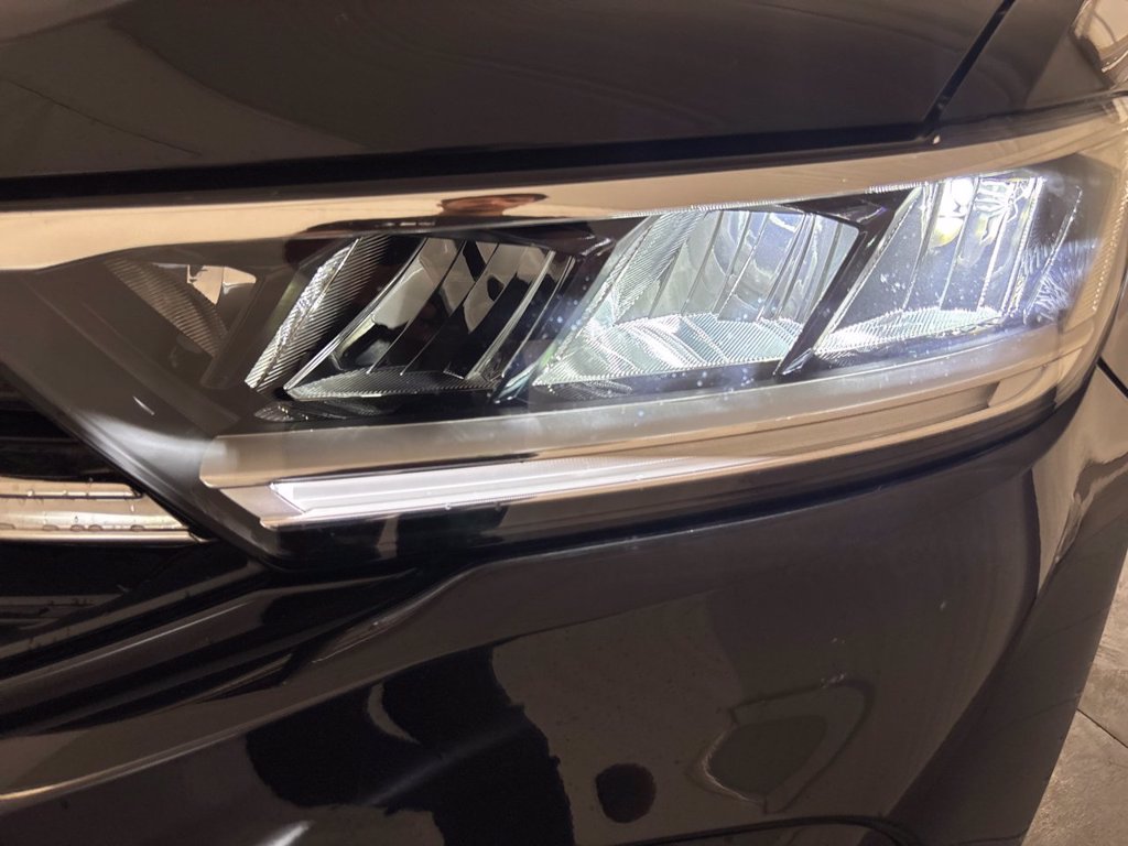 https://cdn-sm.caraffinity.it/images/vehicles/4756886/5/large